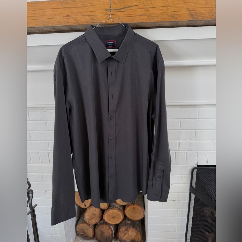 Untuckit Men’s signature long sleeve button down shirt. Like new. Size XXL